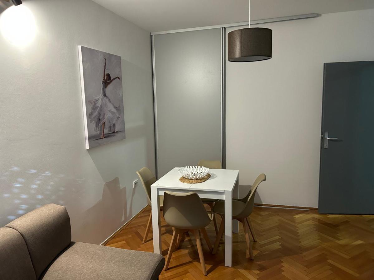 Apartments Ciki 波德戈里察 外观 照片